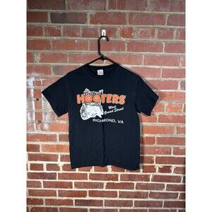 Vintage Y2K Hooters Black Shirt Richmond, VA Short Sleeve Adult Size Small
